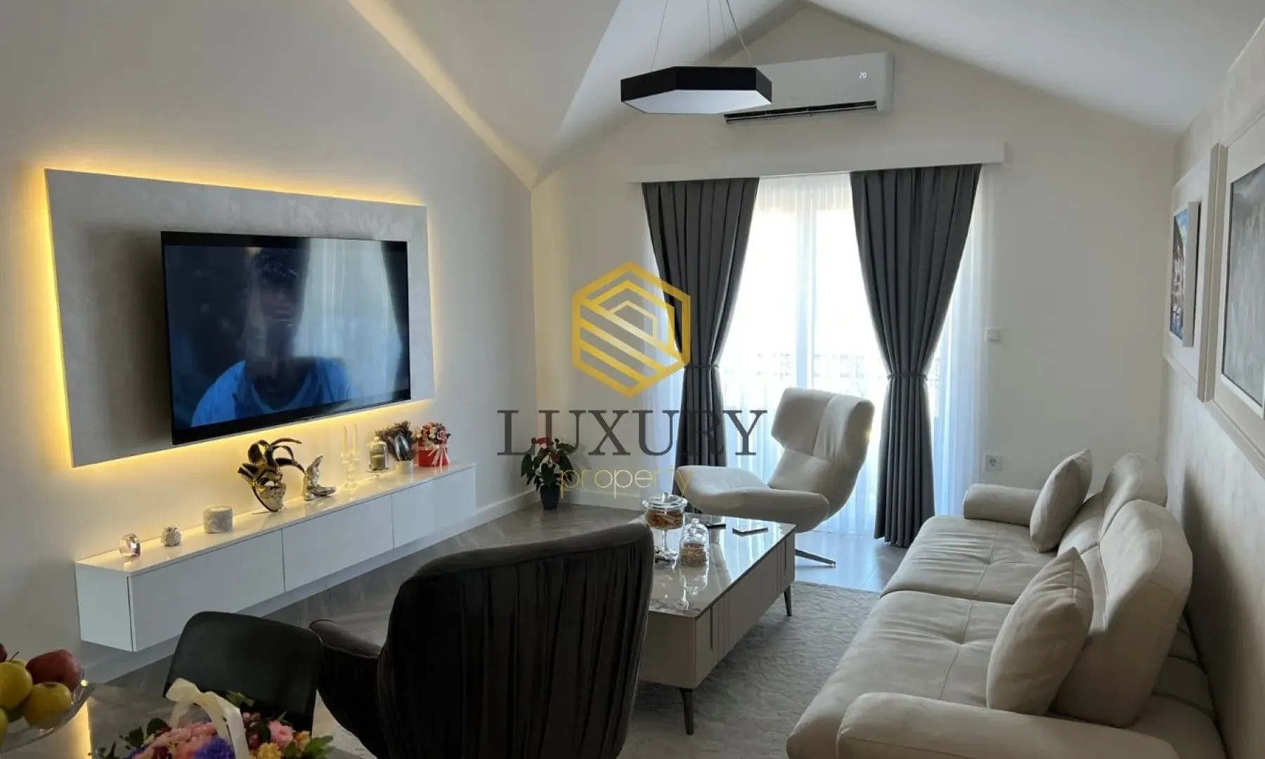 Prodaja, trosoban stan, 220m², Karaburško Polje, Podgorica