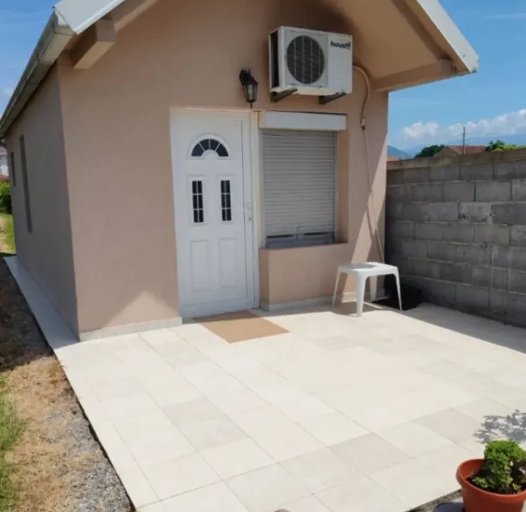 Rent, studio apartment, 20m², Tološi, Podgorica