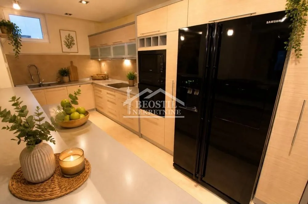 Sale, four bedroom apartment, 157m², Lion, Zvezdara Sve Podlokacije