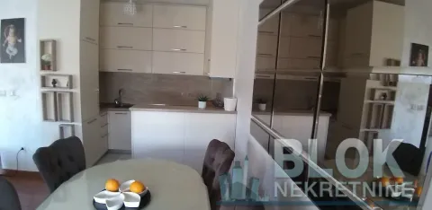 Izdavanje, trosoban stan, 85m², Centar, Podgorica - image 12