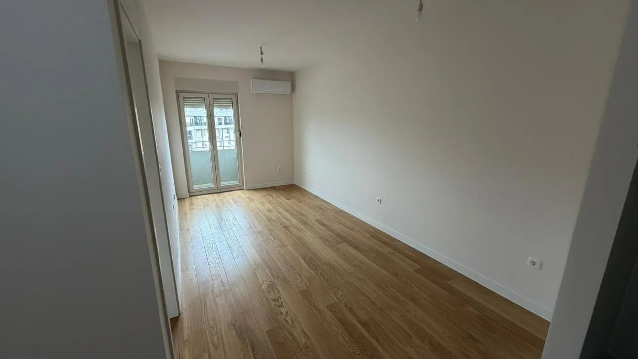 Prodaja, jednosoban stan, 40m², Central Point, Podgorica