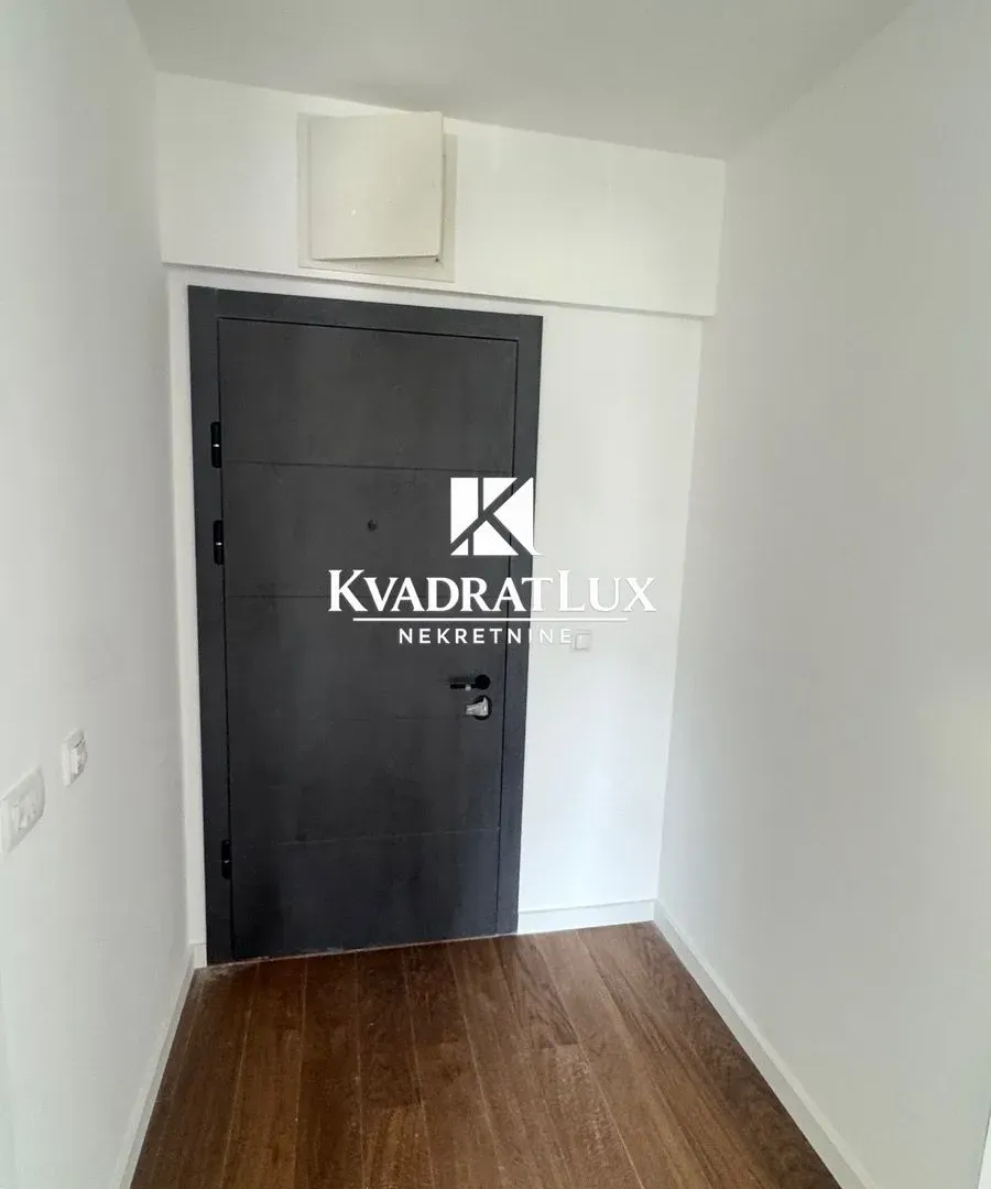 Sale, two bedroom apartment, 70m², Centar, Bar