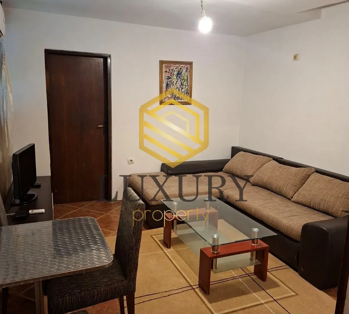 Izdavanje, jednosoban stan, 40m², Blok 9, Podgorica