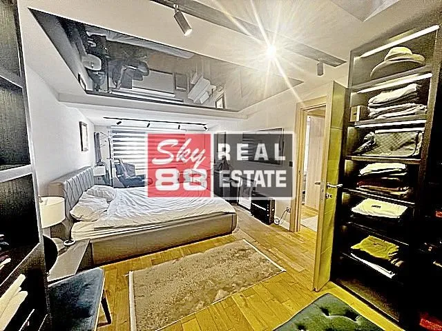 Prodaja, trosoban stan, 83m², Vračar Centar, Vračar Sve Podlokacije