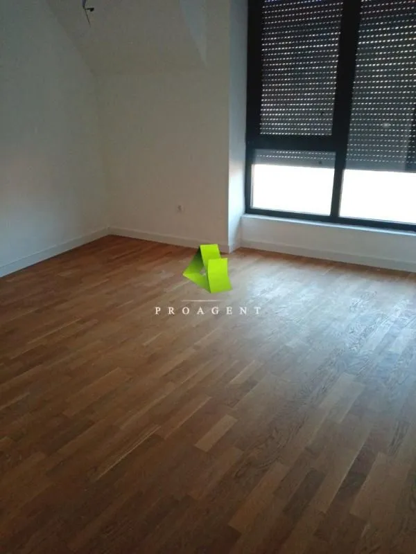 Rent, office space, 192m², Palilula, Niš