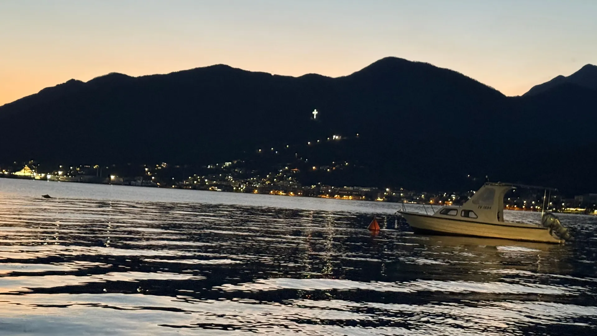 Rent, one bedroom apartment, 55m², Tivat, Crna Gora