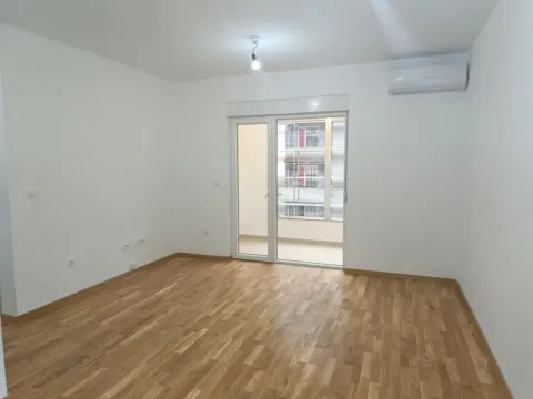 Sale, one bedroom apartment, 46m², Bečići, Budva - image 11