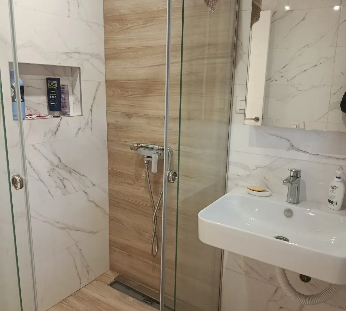 Izdavanje, dvosoban stan, 100m², Preko Morače, Podgorica