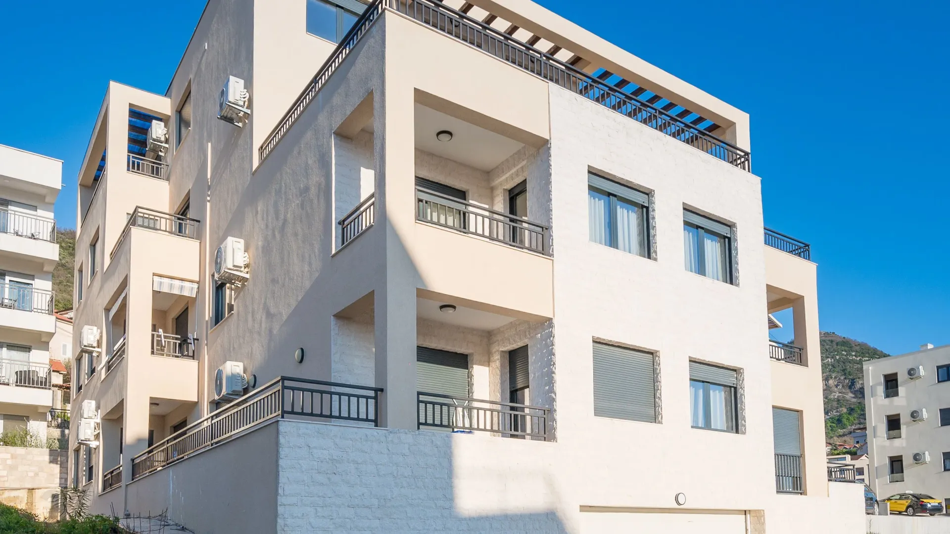 Prodaja, dvosoban stan, 63m², Pod Kuk, Tivat