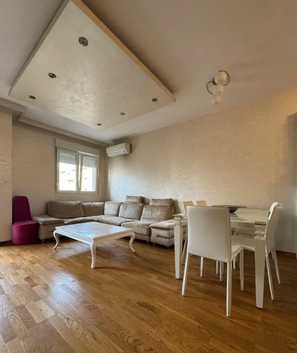 Izdavanje, dvosoban stan, 63m², City Kvart, Podgorica