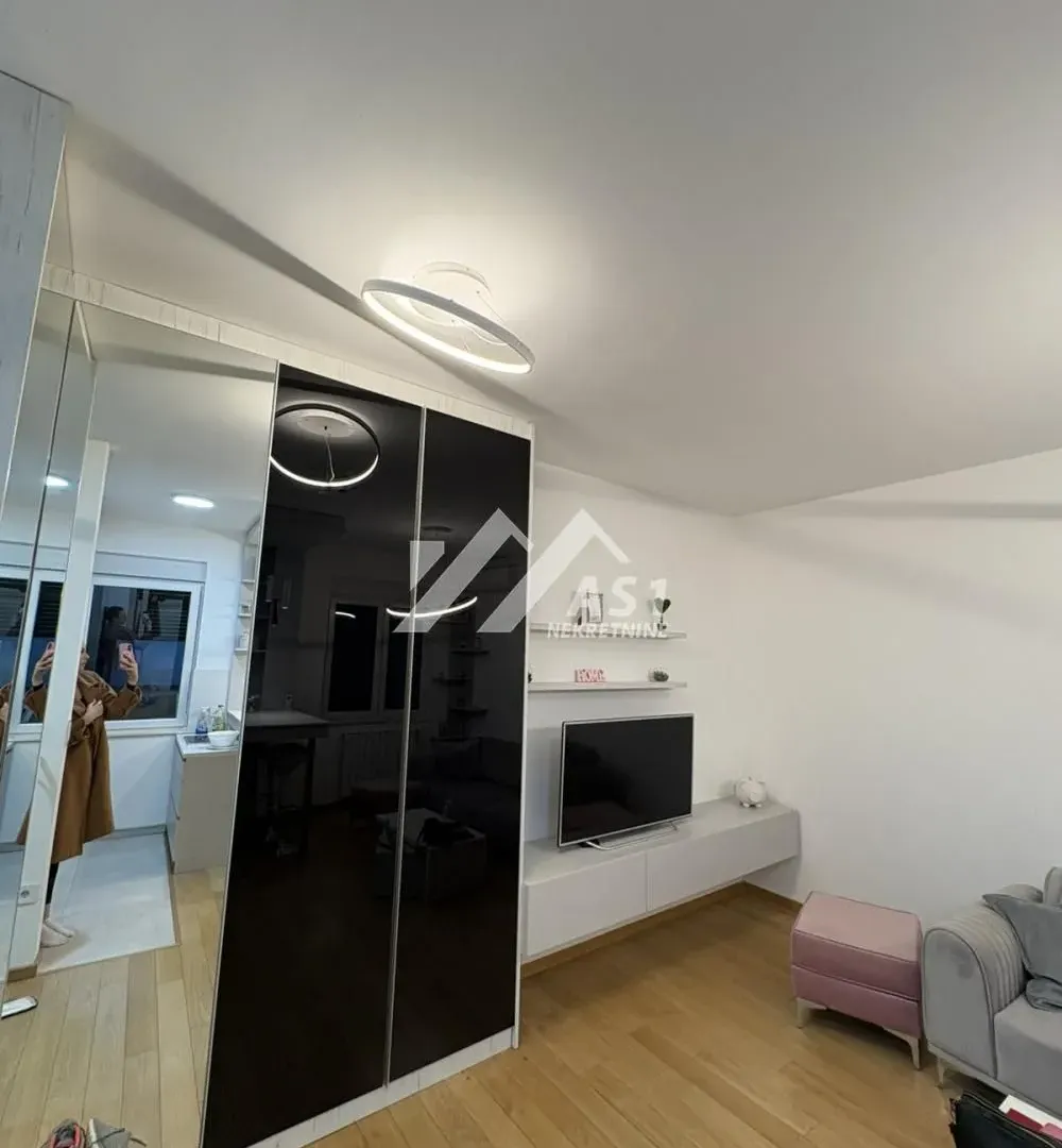 Izdavanje, jednosoban stan, 47m², Socijalno, Novi Sad Sve Podlokacije