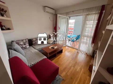 Izdavanje, dvosoban stan, 56m², Centar, Bar