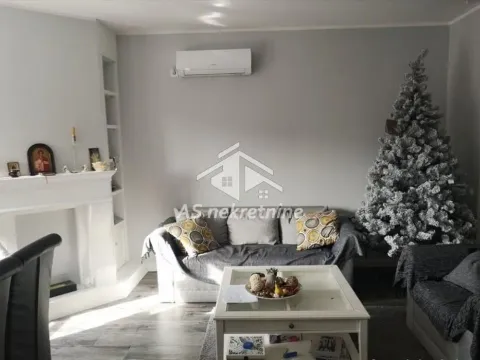 Izdavanje, stan, 82m², Vračar Sve Podlokacije, Beograd