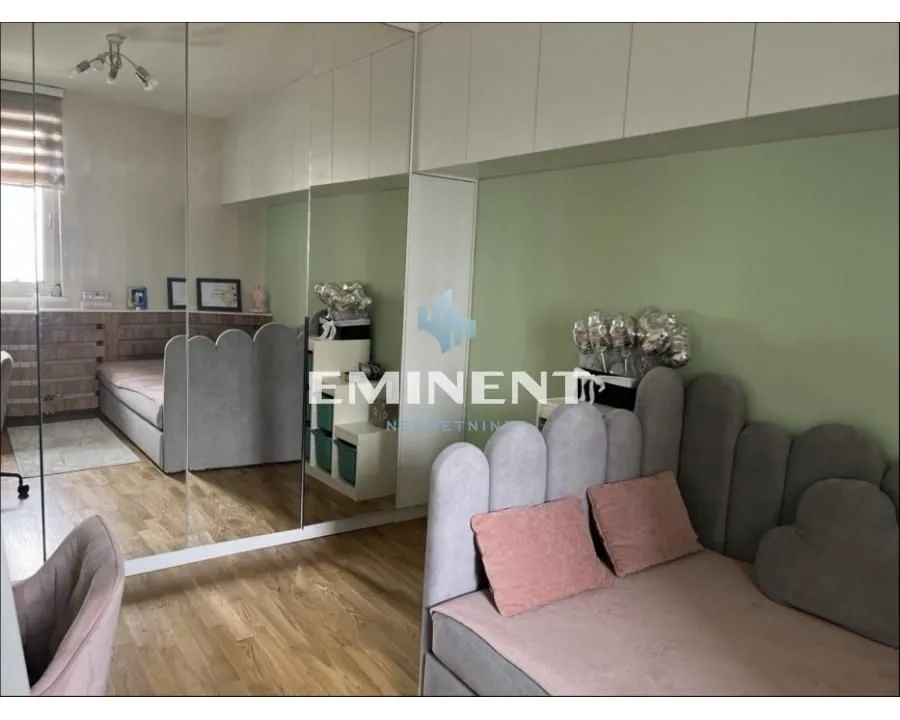 Izdavanje, dvosoban stan, 49m², Uciteljsko Naselje, Zvezdara Sve Podlokacije