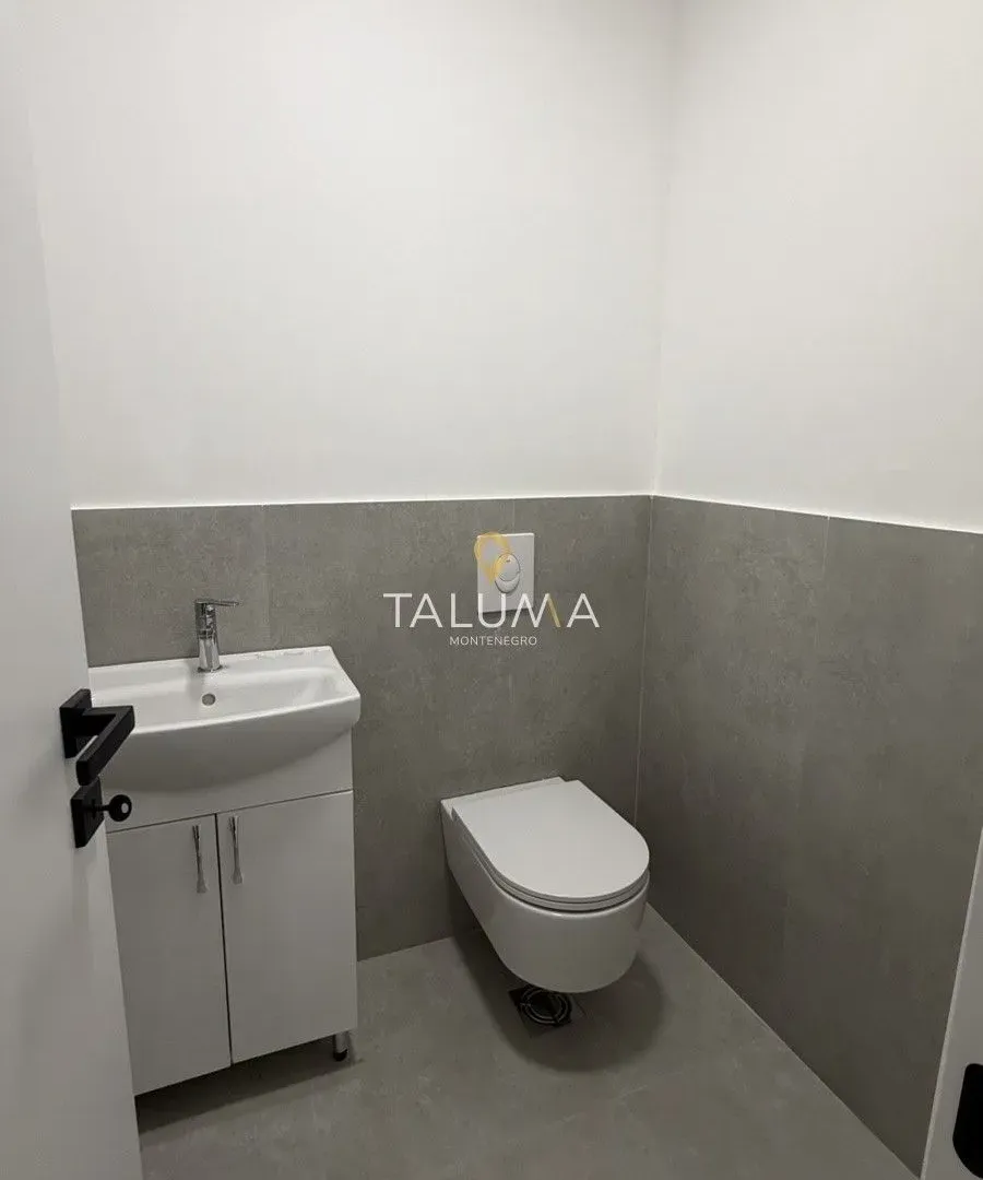 Rent, office space, 95m², City Kvart, Podgorica