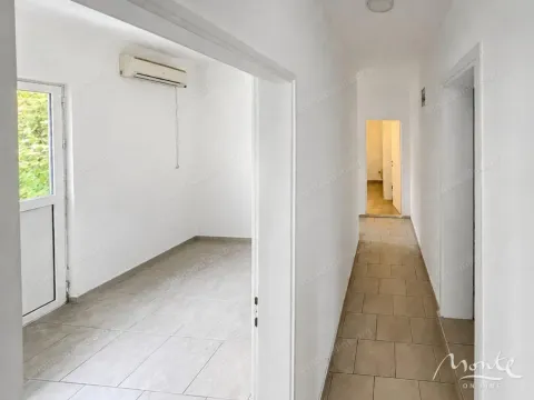 Prodaja, kuća, 320m², Centar, Podgorica - image 20