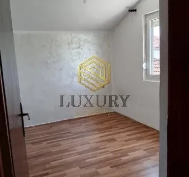 Rent, two bedroom apartment, 74m², Tološi, Podgorica - image 8