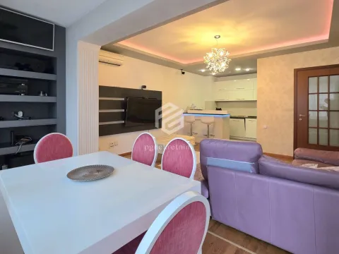 Rent, two bedroom apartment, 75m², City Kvart, Podgorica - image 7