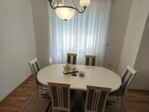 Izdavanje, dvosoban stan, 73m², Tuški Put, Podgorica - image 11