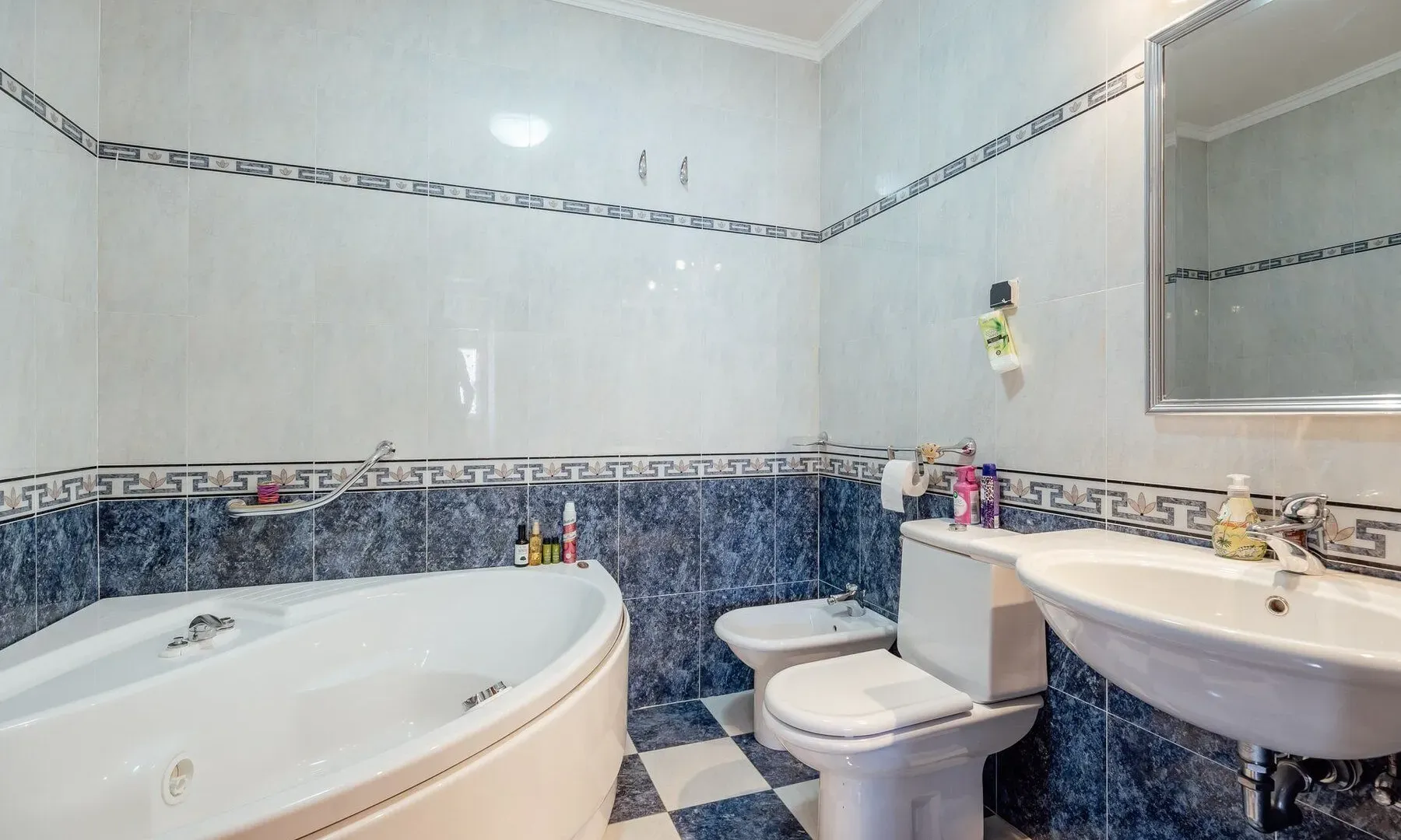 Prodaja, trosoban stan, 244m², Herceg Novi, Crna Gora