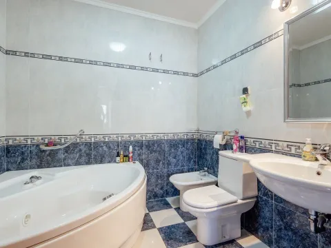 Prodaja, trosoban stan, 244m², Herceg Novi, Crna Gora - image 13