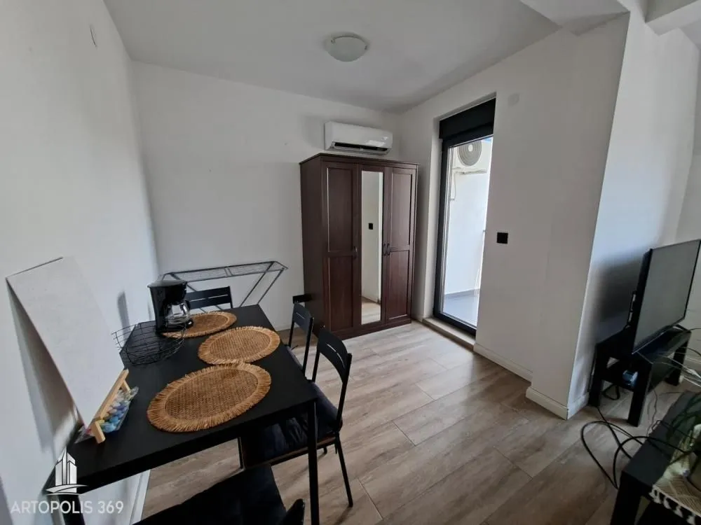 Rent, two bedroom apartment, 41m², Uciteljsko Naselje, Zvezdara Sve Podlokacije