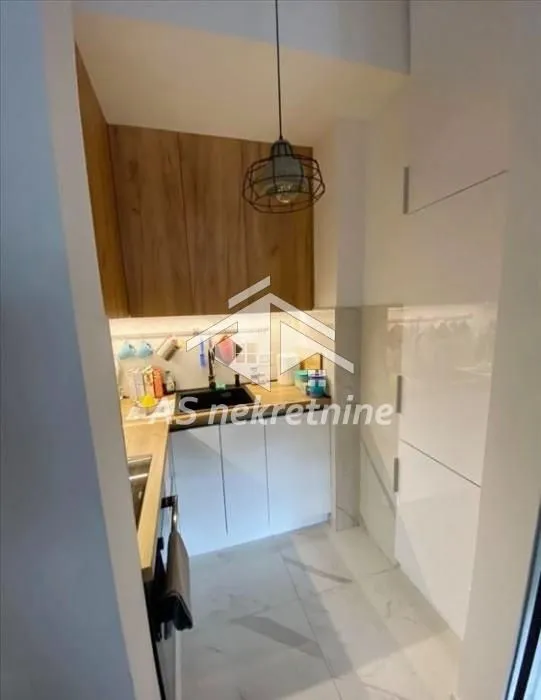 Izdavanje, dvosoban stan, 41m², Savski Venac, Beograd