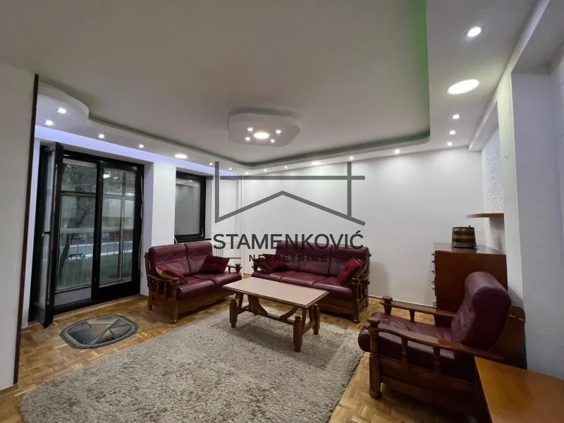 Izdavanje, četvorosoban stan, 87m², Sajam, Novi Sad Sve Podlokacije