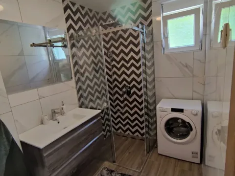 Izdavanje, jednosoban stan, 50m², Donja Lastva, Tivat - image 7