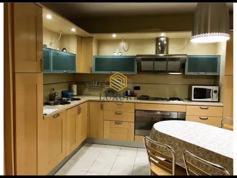 Prodaja, četvorosoban stan, 281m², Preko Morače, Podgorica - image 6