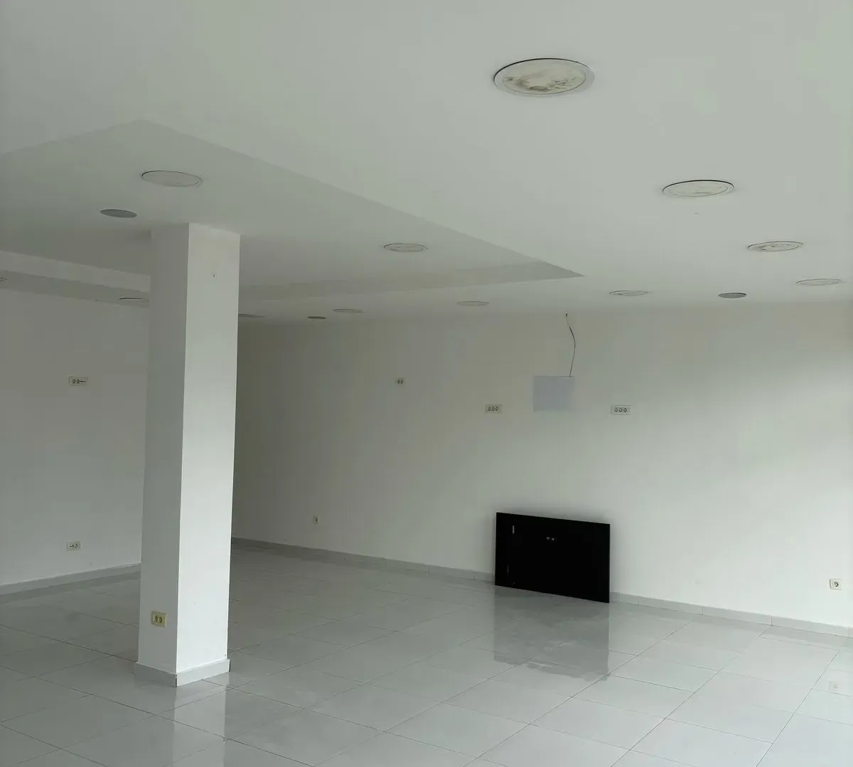 Izdavanje, poslovni prostor, 89m², Masline, Podgorica
