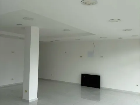 Izdavanje, poslovni prostor, 89m², Masline, Podgorica - image 3