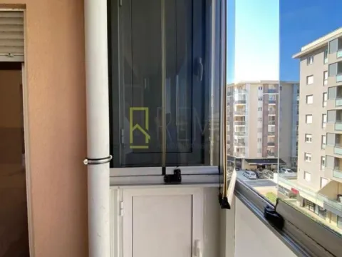 Sale, two bedroom apartment, 67m², City Kvart, Podgorica - image 11