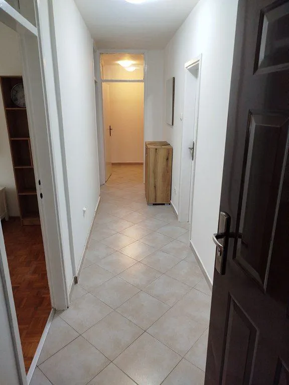 Izdavanje, dvosoban stan, 70m², Ljubović, Podgorica