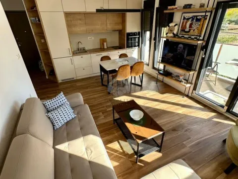 Izdavanje, stan, 50m2, Tivat Izdavanje, stan, 50m2, Tivat