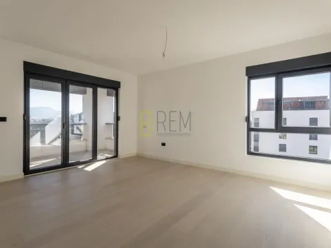 Sale, two bedroom apartment, 63m², Podgorica, Crna Gora - image 8