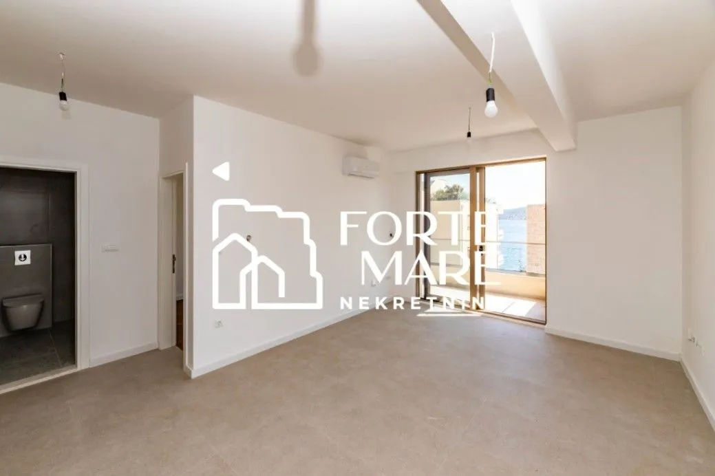 Prodaja, dvosoban stan, 60m², Baošići, Herceg Novi