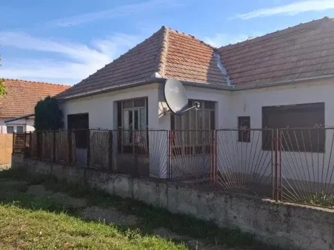 Prodaja, kuća, 113m², Farkaždin, Zrenjanin - image 2