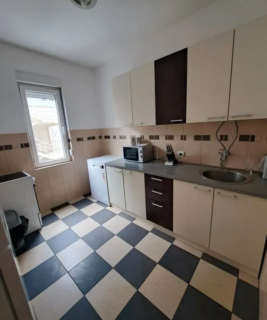Rent, office space, 82m², Centar, Podgorica