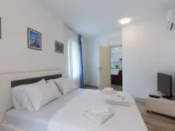 Izdavanje, jednosoban stan, 35m², Bečići, Budva - image 9