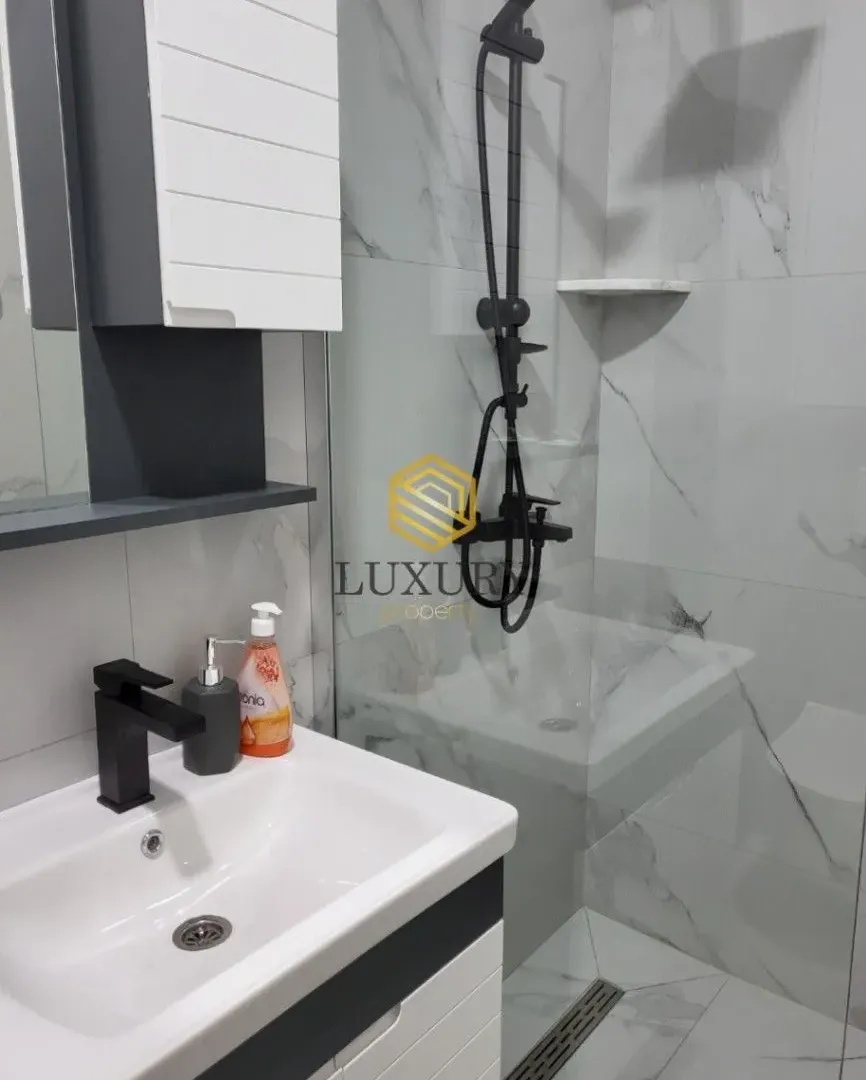 Izdavanje, jednosoban stan, 44m², Central Point, Podgorica