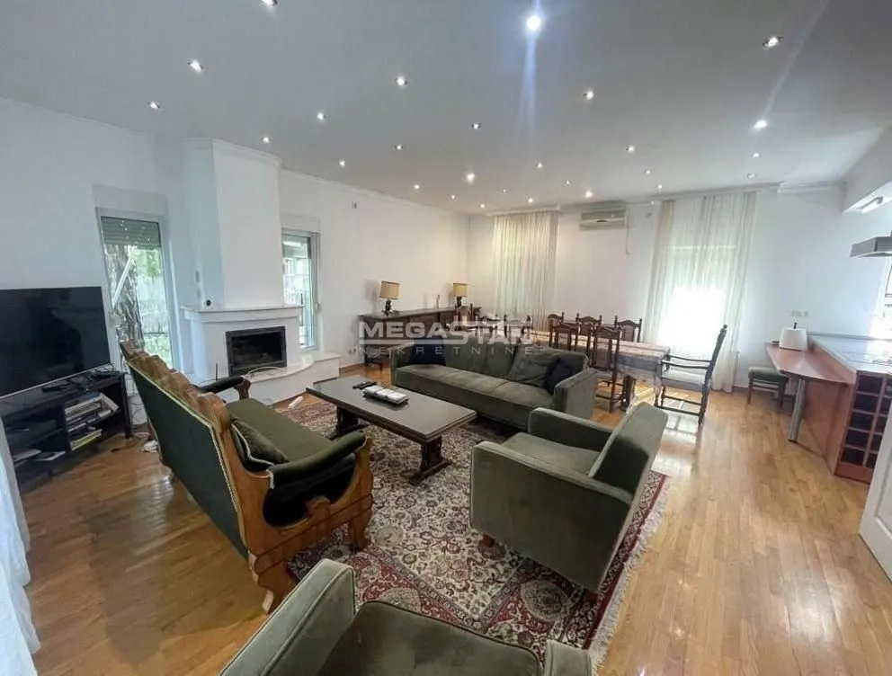 Izdavanje, kuća, 140m², Senjak, Beograd