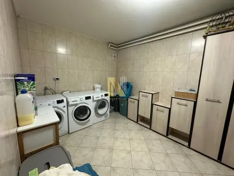 Izdavanje, kuća, 750m², Sajmište, Novi Sad - image 6
