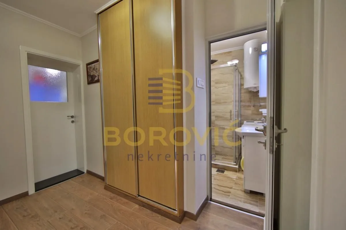 Prodaja, dvosoban stan, 57m², Gundulićev Venac, Beograd