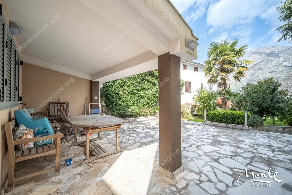Sale, house, 484m², Stoliv, Kotor