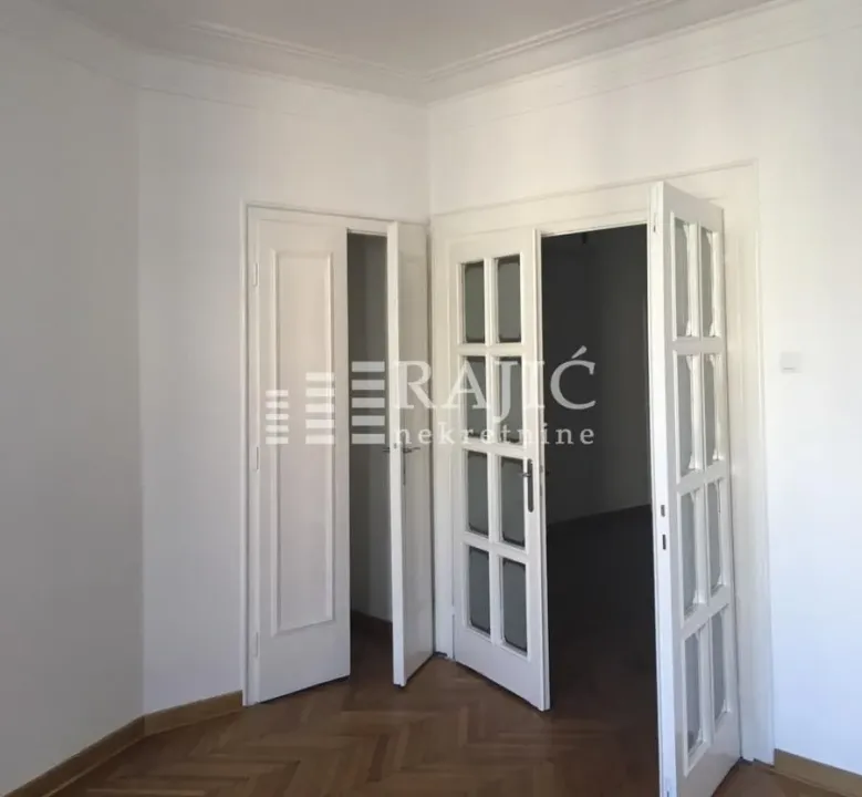 Rent, three bedroom apartment, 82m², Stari Grad, Beograd