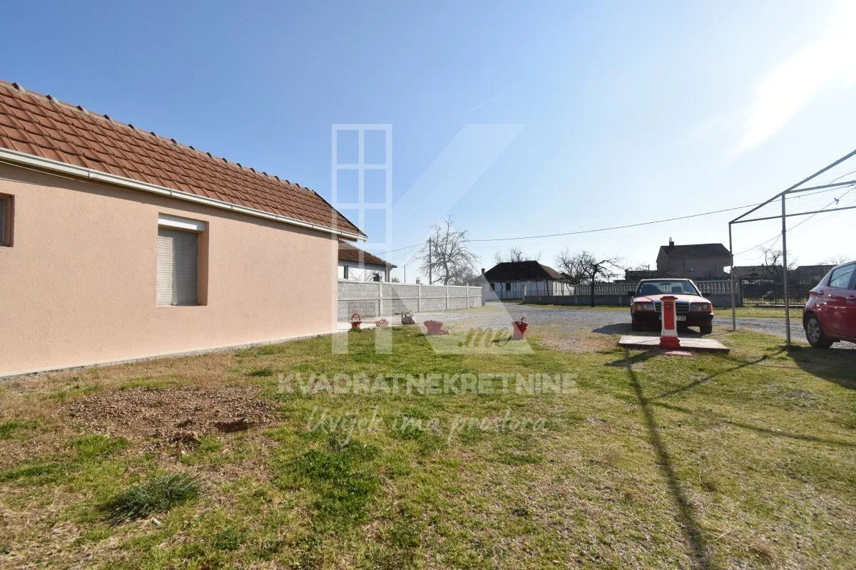 Prodaja, kuća, 500m², Tološi, Podgorica