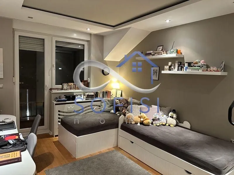 Prodaja, četvorosoban stan, 136m², Grbavica, Novi Sad Sve Podlokacije