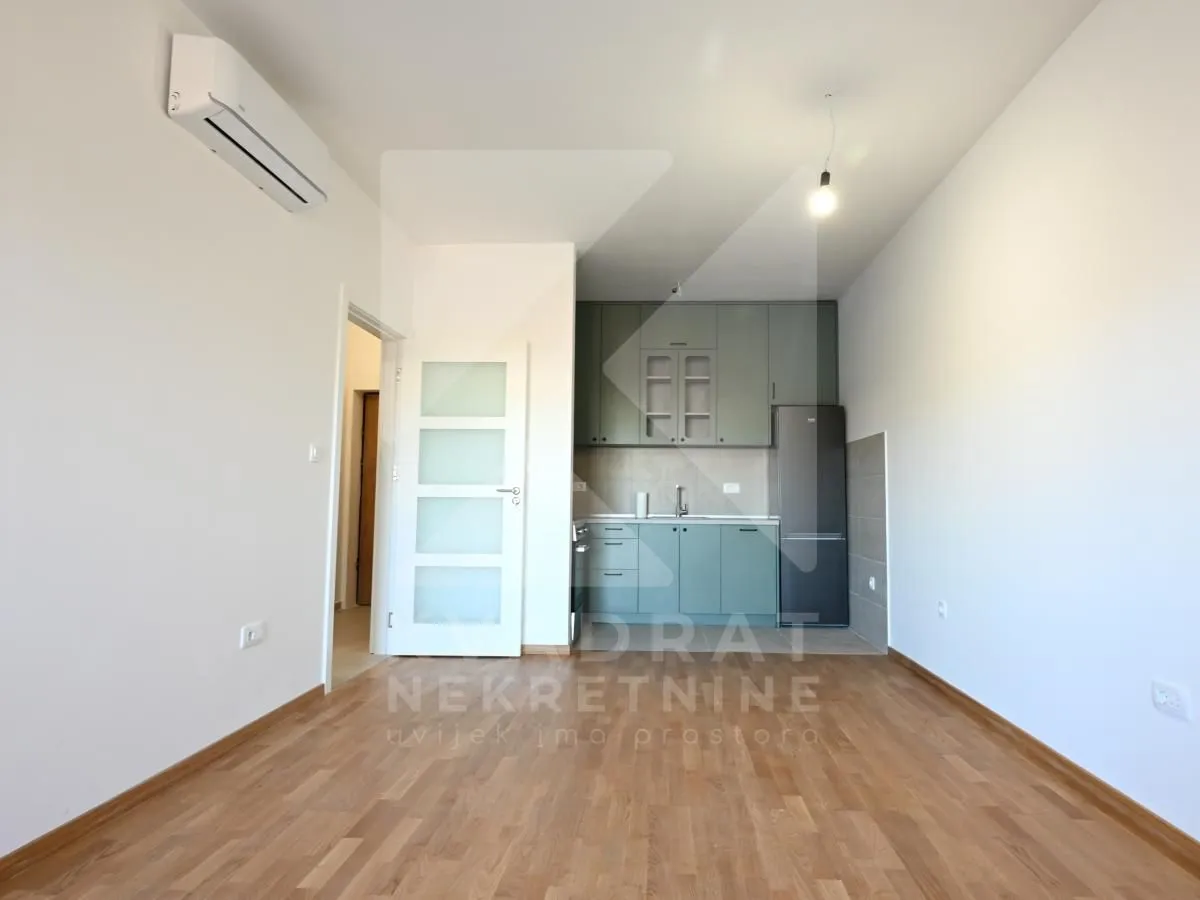 Izdavanje, jednosoban stan, 45m², Zabjelo, Podgorica