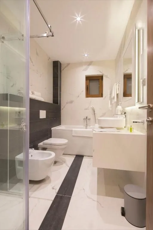 Sale, house, 320m², Lapčići, Budva